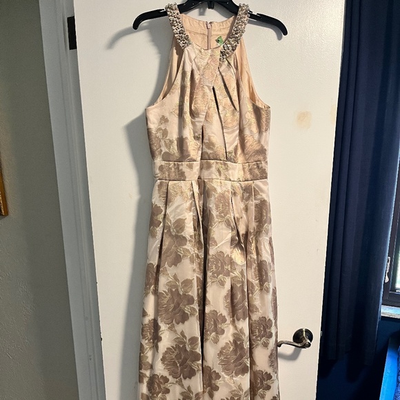 Gold Eliza J beaded halter jacquard ball gown size 10 - Picture 2 of 6